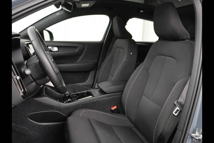 Volvo C40 Recharge Twin Intro Edition 78 kWh | Panoramadak | 360 Camera | Stoelverwarming | Harman/Kardon | Warmtepomp | Adaptive cruise | Matrix LED | Carplay | Memory | Stuurverwarming