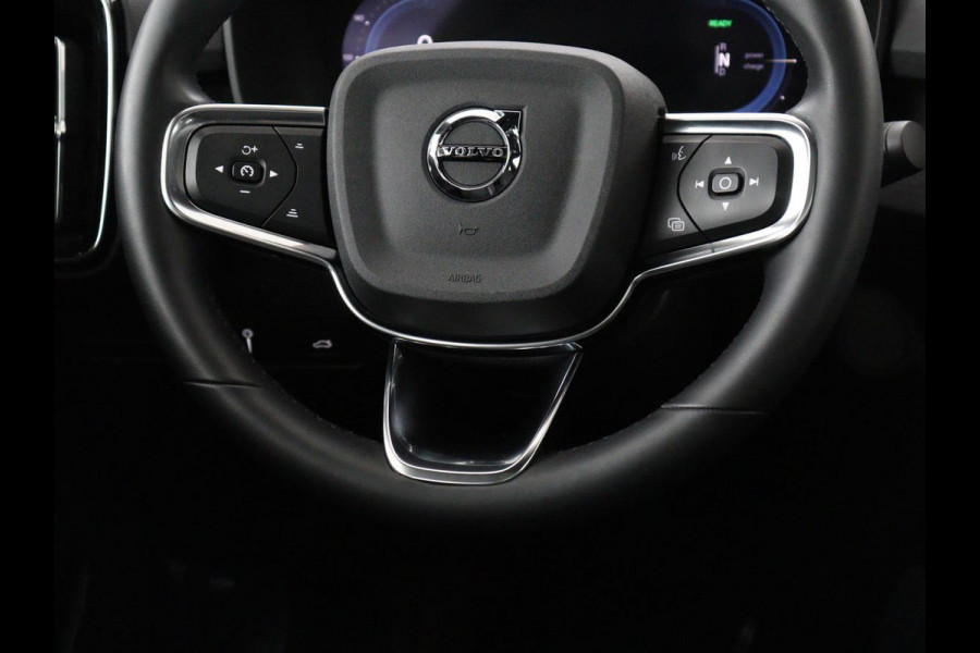 Volvo C40 Recharge Twin Intro Edition 78 kWh | Panoramadak | 360 Camera | Stoelverwarming | Harman/Kardon | Warmtepomp | Adaptive cruise | Matrix LED | Carplay | Memory | Stuurverwarming