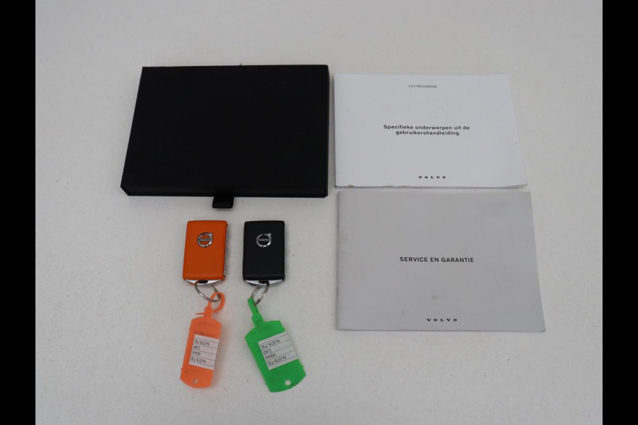 Volvo C40 Recharge Twin Intro Edition 78 kWh | Panoramadak | 360 Camera | Stoelverwarming | Harman/Kardon | Warmtepomp | Adaptive cruise | Matrix LED | Carplay | Memory | Stuurverwarming