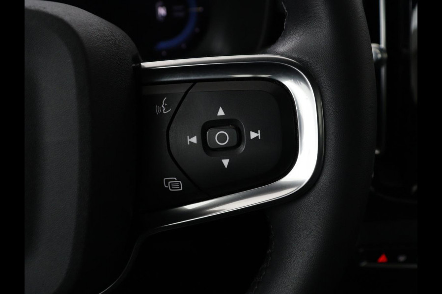 Volvo C40 Recharge Twin Intro Edition 78 kWh | Panoramadak | 360 Camera | Stoelverwarming | Harman/Kardon | Warmtepomp | Adaptive cruise | Matrix LED | Carplay | Memory | Stuurverwarming