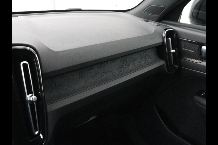 Volvo C40 Recharge Twin Intro Edition 78 kWh | Panoramadak | 360 Camera | Stoelverwarming | Harman/Kardon | Warmtepomp | Adaptive cruise | Matrix LED | Carplay | Memory | Stuurverwarming