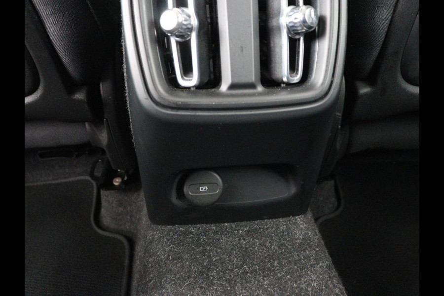 Volvo C40 Recharge Twin Intro Edition 78 kWh | Panoramadak | 360 Camera | Stoelverwarming | Harman/Kardon | Warmtepomp | Adaptive cruise | Matrix LED | Carplay | Memory | Stuurverwarming
