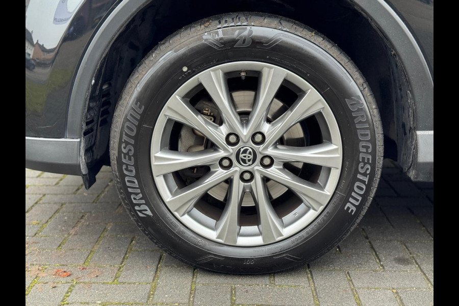 Toyota RAV4 2.5 Hybrid Style | Trekhaak, 18 inch, Stoel + Stuurverwarming, Keyless, Navigatie, Elektrische achterklep