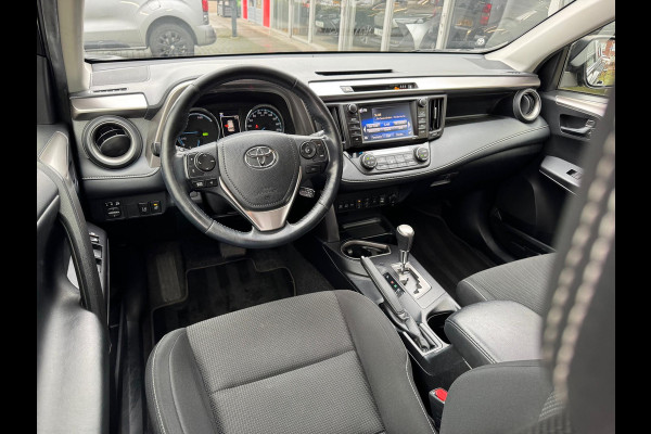Toyota RAV4 2.5 Hybrid Style | Trekhaak, 18 inch, Stoel + Stuurverwarming, Keyless, Navigatie, Elektrische achterklep
