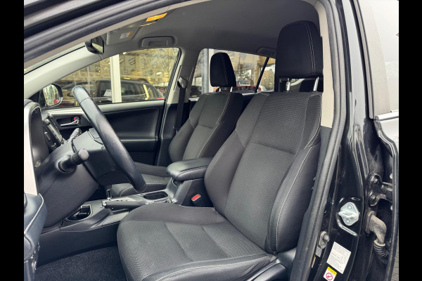 Toyota RAV4 2.5 Hybrid Style | Trekhaak, 18 inch, Stoel + Stuurverwarming, Keyless, Navigatie, Elektrische achterklep