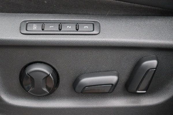 Škoda Kodiaq 1.5 TSI Sportline Bus org. NL-auto camera el.klep stoel+stuurverw canton