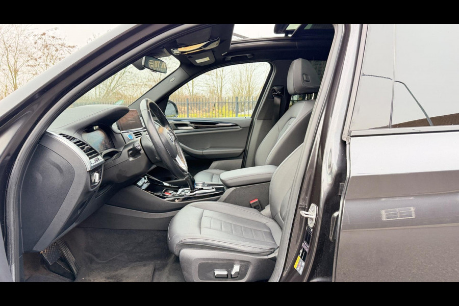 BMW iX3 Executive 80 kWh SOH 94% PANORAMADAK LEER APPLE-CARPLAY LED-XENON