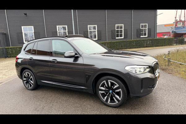 BMW iX3 Executive 80 kWh SOH 94% PANORAMADAK LEER APPLE-CARPLAY LED-XENON