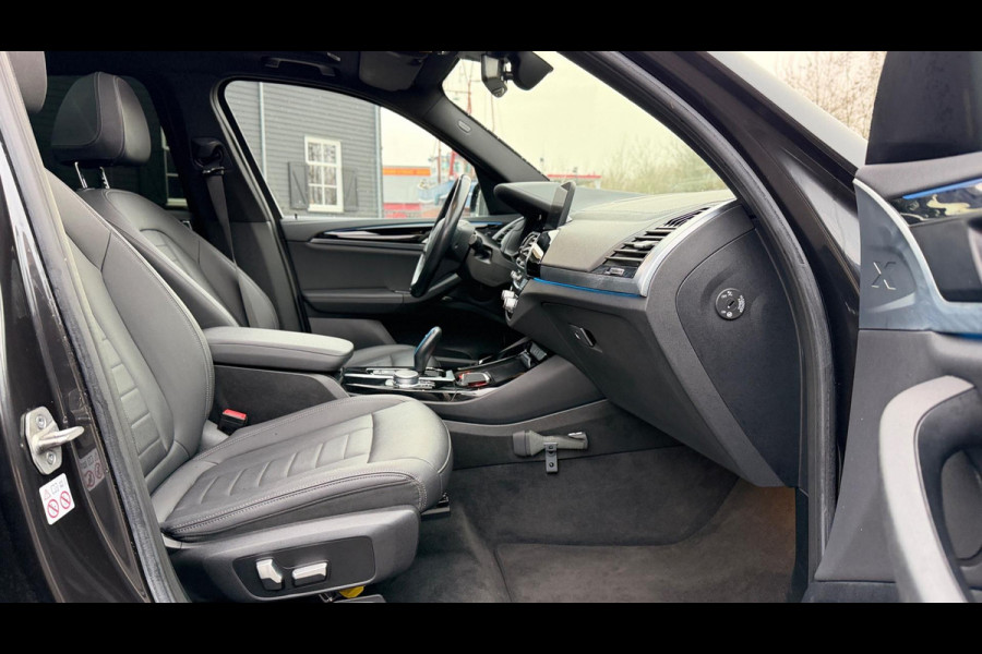 BMW iX3 Executive 80 kWh SOH 94% PANORAMADAK LEER APPLE-CARPLAY LED-XENON