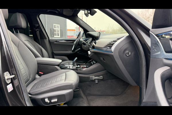 BMW iX3 Executive 80 kWh SOH 94% PANORAMADAK LEER APPLE-CARPLAY LED-XENON