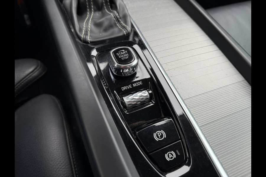 Volvo V60 2.0 T5 Aut. Stoelverwarming V+A Carplay Trekhaak Leder Cruise Camera Pdc Navi Led Elek. A-klep