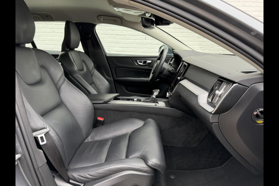 Volvo V60 2.0 T5 Aut. Stoelverwarming V+A Carplay Trekhaak Leder Cruise Camera Pdc Navi Led Elek. A-klep