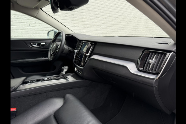 Volvo V60 2.0 T5 Aut. Stoelverwarming V+A Carplay Trekhaak Leder Cruise Camera Pdc Navi Led Elek. A-klep