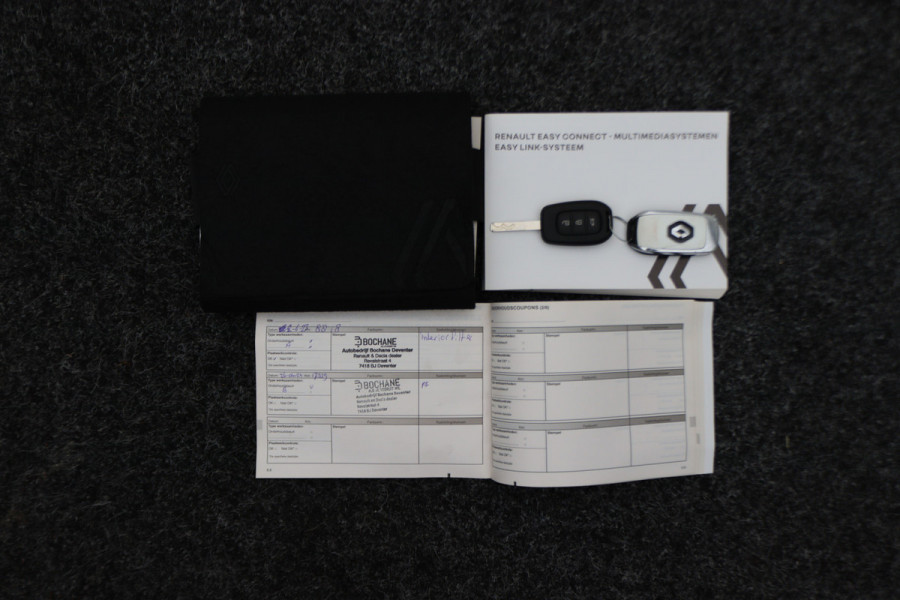 Renault Twingo Z.E. R80 E-Tech Série Limitée Urban Night 22 kWh Standkachel, Camera, Stoelverwarming, Cruise, Apple Carplay, DAB, 16''