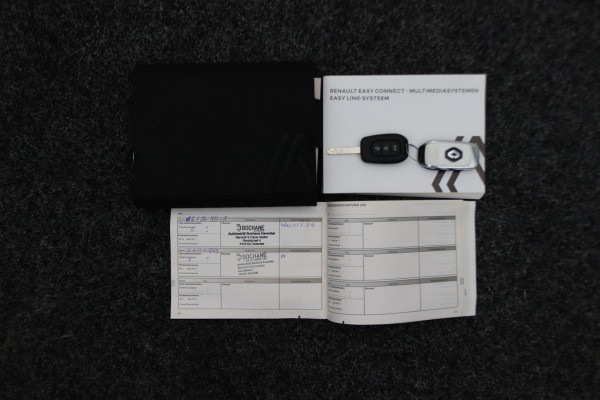 Renault Twingo Z.E. R80 E-Tech Série Limitée Urban Night 22 kWh Standkachel, Camera, Stoelverwarming, Cruise, Apple Carplay, DAB, 16''