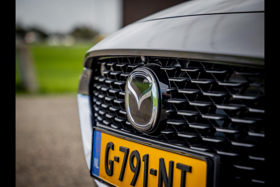 Mazda 3 2.0 e-SkyActiv-X M Hybrid 180 Luxury Leder|HeadUp display