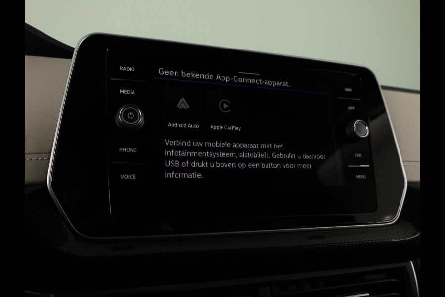 Volkswagen T-Cross 1.0 TSI Style 115PK DSG | Navigatie | Parkeercamera | 18"LM velgen | Matrix koplampen |