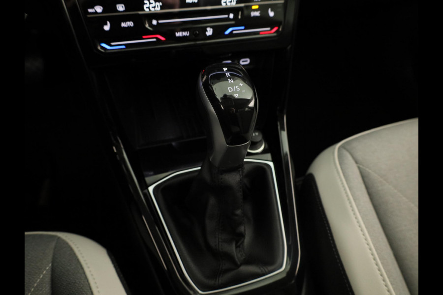 Volkswagen T-Cross 1.0 TSI Style 115PK DSG | Navigatie | Parkeercamera | 18"LM velgen | Matrix koplampen |