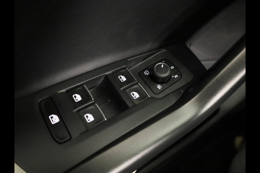 Volkswagen T-Cross 1.0 TSI Style 115PK DSG | Navigatie | Parkeercamera | 18"LM velgen | Matrix koplampen |