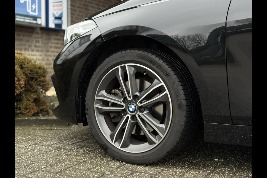 BMW 1-serie 118i High Executive Edition | Navi, PDC, Carplay/Android, Cruise, Stoelverw., Climate | Goed onderhouden |