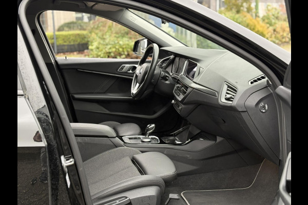 BMW 1-serie 118i High Executive Edition | Navi, PDC, Carplay/Android, Cruise, Stoelverw., Climate | Goed onderhouden |