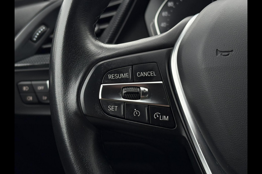 BMW 1-serie 118i High Executive Edition | Navi, PDC, Carplay/Android, Cruise, Stoelverw., Climate | Goed onderhouden |