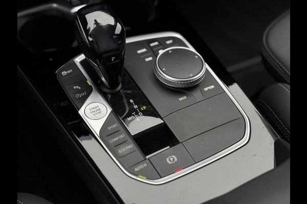 BMW 1-serie 118i High Executive Edition | Navi, PDC, Carplay/Android, Cruise, Stoelverw., Climate | Goed onderhouden |