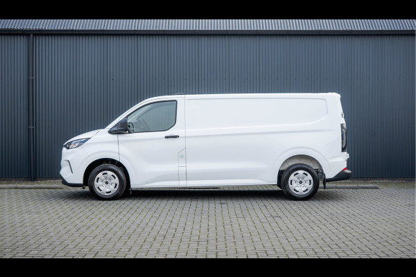 Ford Transit Custom 2.0 TDCI L2H1 | 130PK | CarPlay | Navi | Camera | LED | Cruise | Airco | 3-Zits