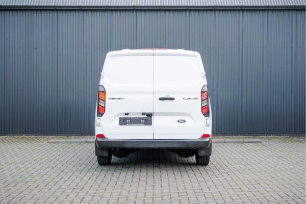 Ford Transit Custom 2.0 TDCI L2H1 | 130PK | CarPlay | Navi | Camera | LED | Cruise | Airco | 3-Zits