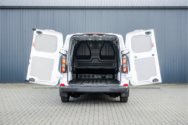 Ford Transit Custom 2.0 TDCI L2H1 | 130PK | CarPlay | Navi | Camera | LED | Cruise | Airco | 3-Zits