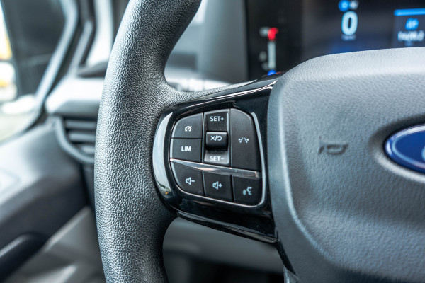 Ford Transit Custom 2.0 TDCI L2H1 | 130PK | CarPlay | Navi | Camera | LED | Cruise | Airco | 3-Zits