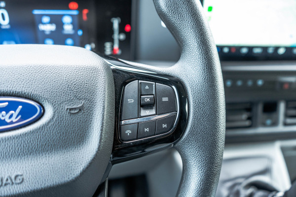 Ford Transit Custom 2.0 TDCI L2H1 | 130PK | CarPlay | Navi | Camera | LED | Cruise | Airco | 3-Zits