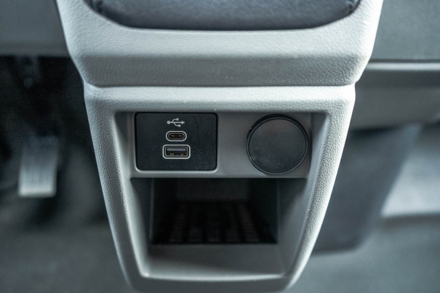 Ford Transit Custom 2.0 TDCI L2H1 | 130PK | CarPlay | Navi | Camera | LED | Cruise | Airco | 3-Zits