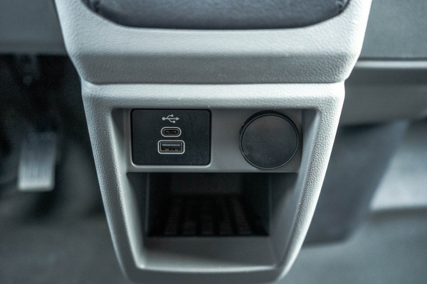 Ford Transit Custom 2.0 TDCI L2H1 | 130PK | CarPlay | Navi | Camera | LED | Cruise | Airco | 3-Zits