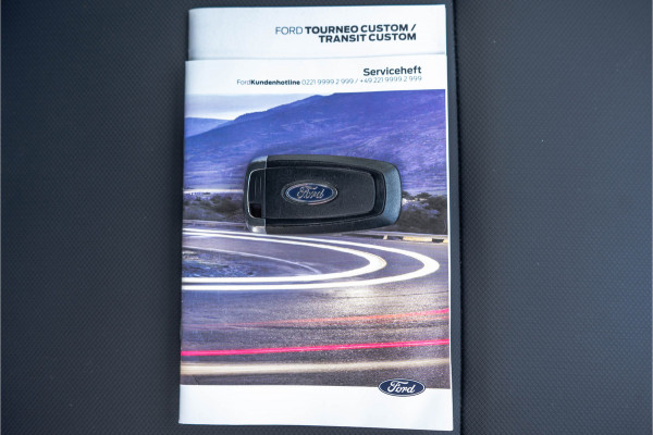 Ford Transit Custom 2.0 TDCI L2H1 | 130PK | CarPlay | Navi | Camera | LED | Cruise | Airco | 3-Zits