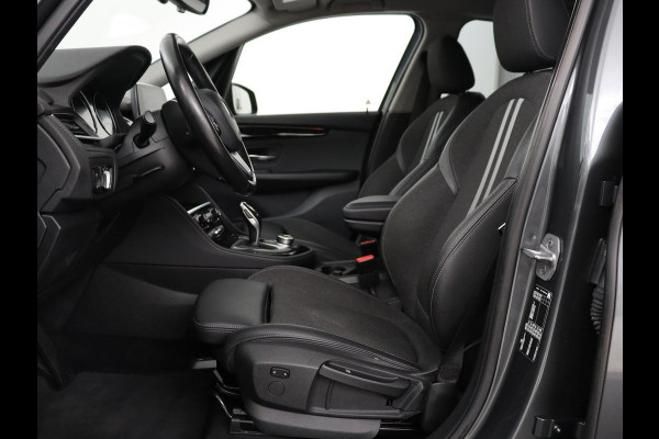 BMW 2 Serie Active Tourer 220i Sport Line | Camera | Sportstoelen | Full LED | Navigatie | Park Assist | 18'' | Climate control | Bluetooth | Cruise control