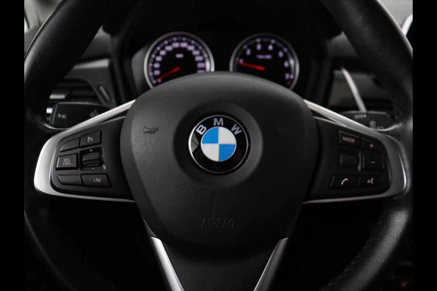 BMW 2 Serie Active Tourer 220i Sport Line | Camera | Sportstoelen | Full LED | Navigatie | Park Assist | 18'' | Climate control | Bluetooth | Cruise control