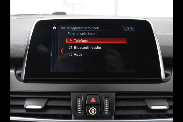 BMW 2 Serie Active Tourer 220i Sport Line | Camera | Sportstoelen | Full LED | Navigatie | Park Assist | 18'' | Climate control | Bluetooth | Cruise control