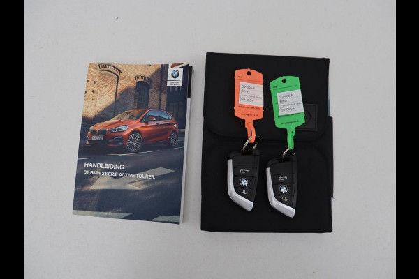 BMW 2 Serie Active Tourer 220i Sport Line | Camera | Sportstoelen | Full LED | Navigatie | Park Assist | 18'' | Climate control | Bluetooth | Cruise control