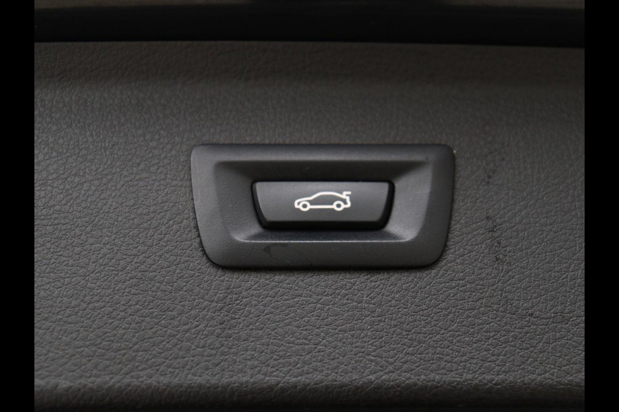 BMW 2 Serie Active Tourer 220i Sport Line | Camera | Sportstoelen | Full LED | Navigatie | Park Assist | 18'' | Climate control | Bluetooth | Cruise control