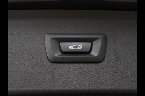 BMW 2 Serie Active Tourer 220i Sport Line | Camera | Sportstoelen | Full LED | Navigatie | Park Assist | 18'' | Climate control | Bluetooth | Cruise control