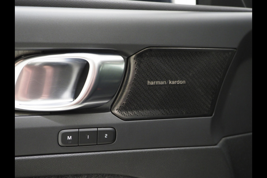 Volvo XC40 1.5 T5 Recharge Inscription | Panoramadak | Leder | Trekhaak | Pilot Assist | Harman/Kardon | 360 | Keyless