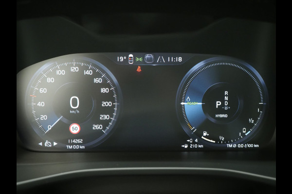 Volvo XC40 1.5 T5 Recharge Inscription | Panoramadak | Leder | Trekhaak | Pilot Assist | Harman/Kardon | 360 | Keyless