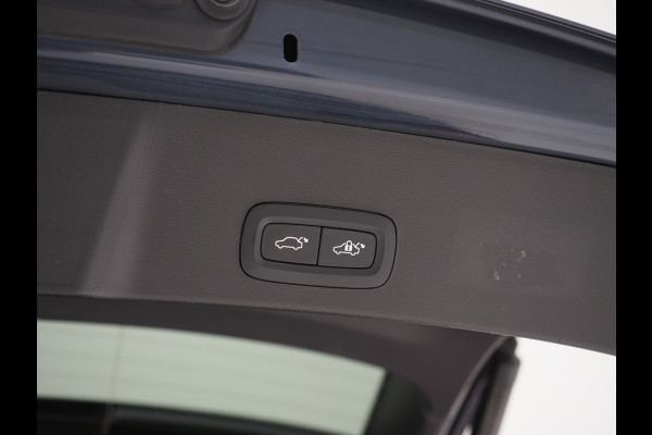 Volvo XC40 1.5 T5 Recharge Inscription | Panoramadak | Leder | Trekhaak | Pilot Assist | Harman/Kardon | 360 | Keyless