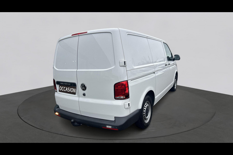 Volkswagen Transporter L1H1 2.0 TDI 110pk 3.2T Laadruimte inrichting,trekhaak,app connect,camera,navigatie Laadruimte inrichting,trekhaak,app connect,camera,navigatie