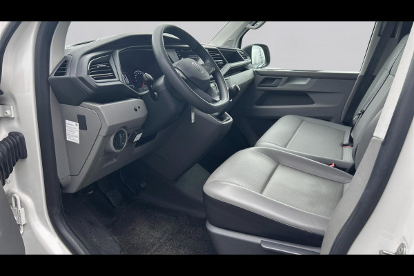 Volkswagen Transporter L1H1 2.0 TDI 110pk 3.2T Laadruimte inrichting,trekhaak,app connect,camera,navigatie Laadruimte inrichting,trekhaak,app connect,camera,navigatie