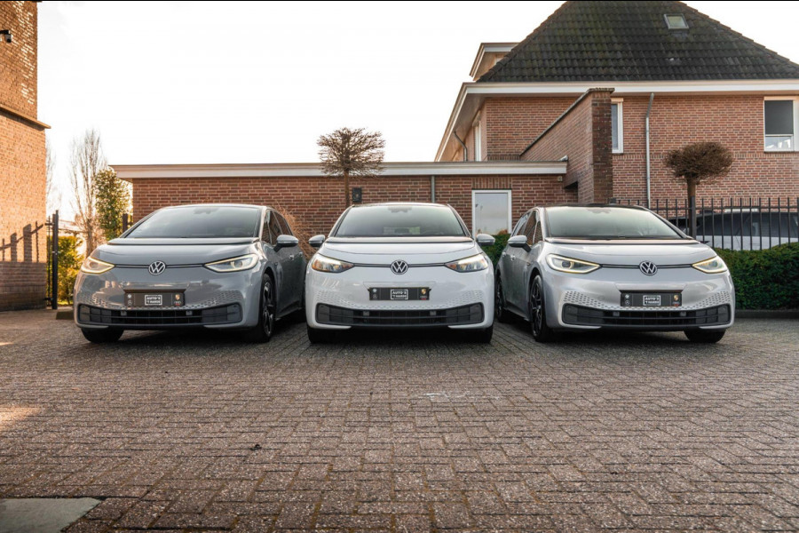 Volkswagen ID.3 First Plus 58 kWh 1e Eig Sfeerverlichting IQ Light Keyless Adaptive Camera Stoelverwarming 19''