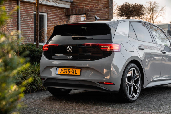 Volkswagen ID.3 First Plus 58 kWh 1e Eig Sfeerverlichting IQ Light Keyless Adaptive Camera Stoelverwarming 19''