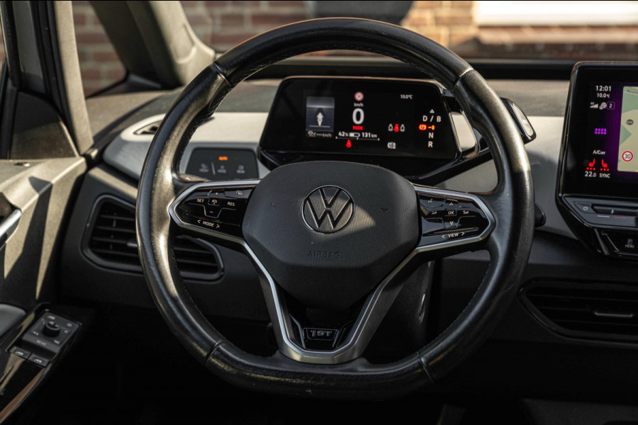 Volkswagen ID.3 First Plus 58 kWh 1e Eig Sfeerverlichting IQ Light Keyless Adaptive Camera Stoelverwarming 19''