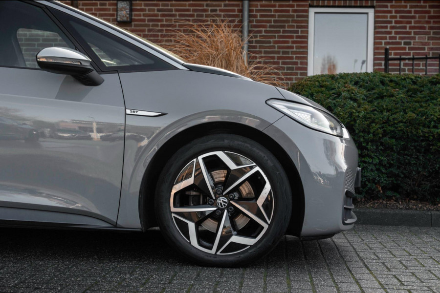 Volkswagen ID.3 First Plus 58 kWh 1e Eig Sfeerverlichting IQ Light Keyless Adaptive Camera Stoelverwarming 19''